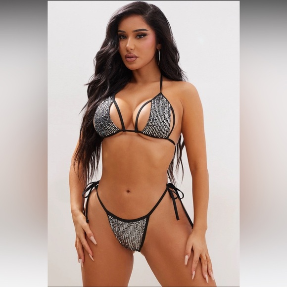 Brittney Two/2 Piece Bikini/ Swimsuit | Black/Silver | NEW/ NWT!! 🖤🩶☀️👙🌊 - Picture 1 of 6